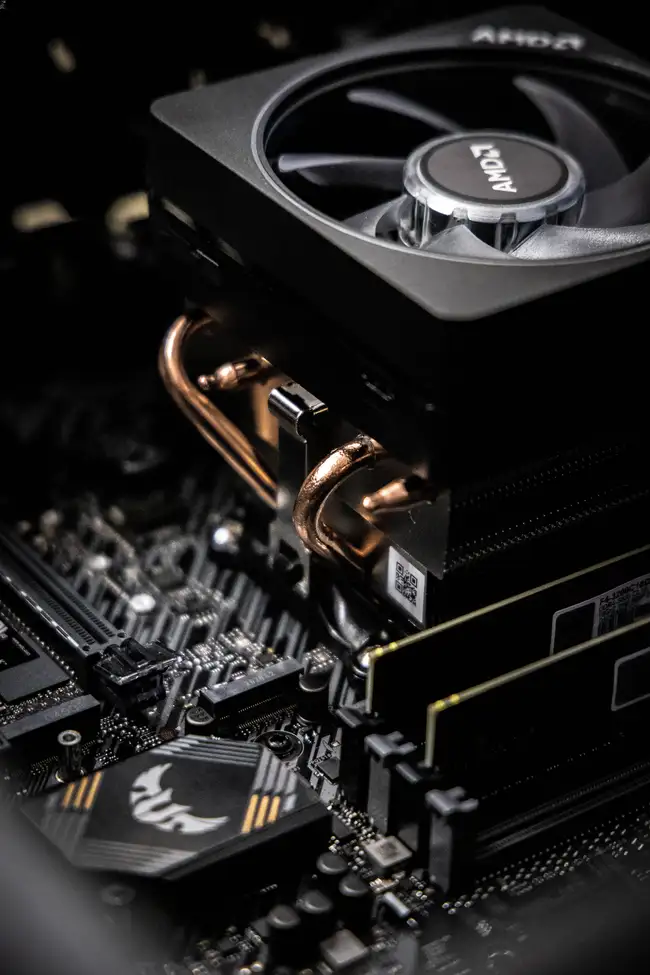 A CPU cooler